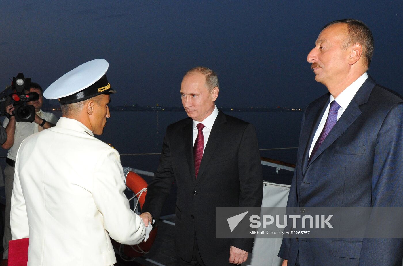 Vladimir Putin visits Azerbaijan
