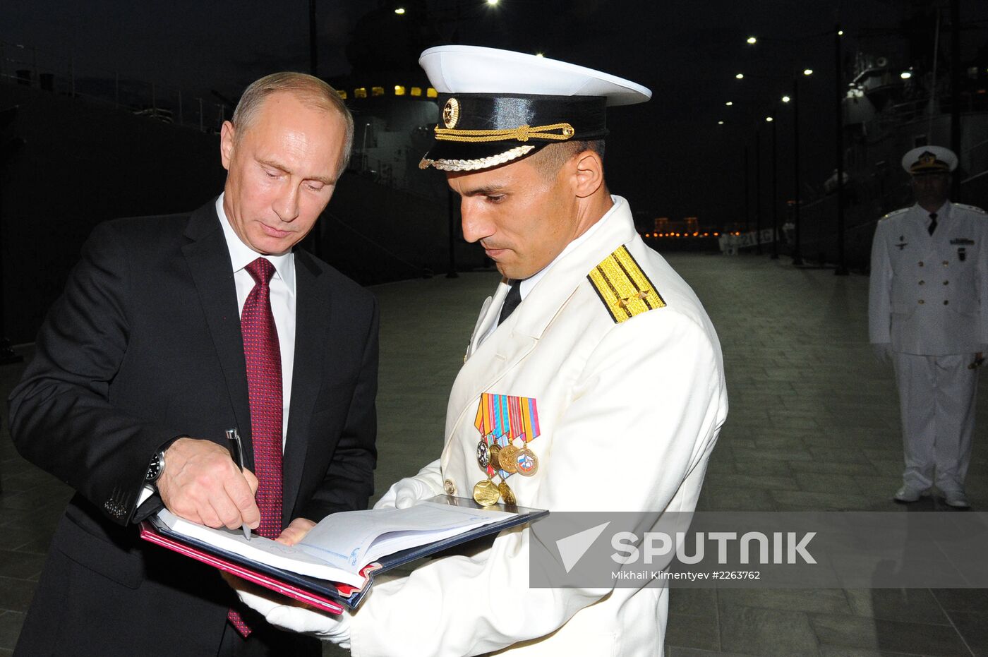Vladimir Putin visits Azerbaijan