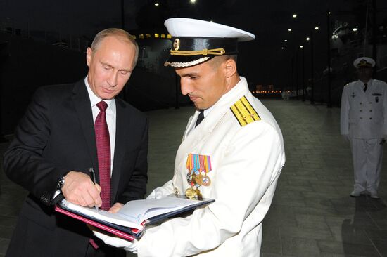 Vladimir Putin visits Azerbaijan