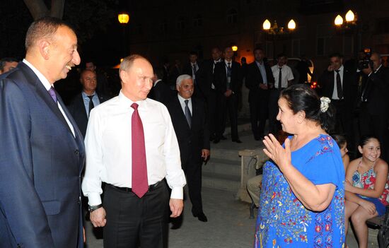 Vladimir Putin visits Azerbaijan