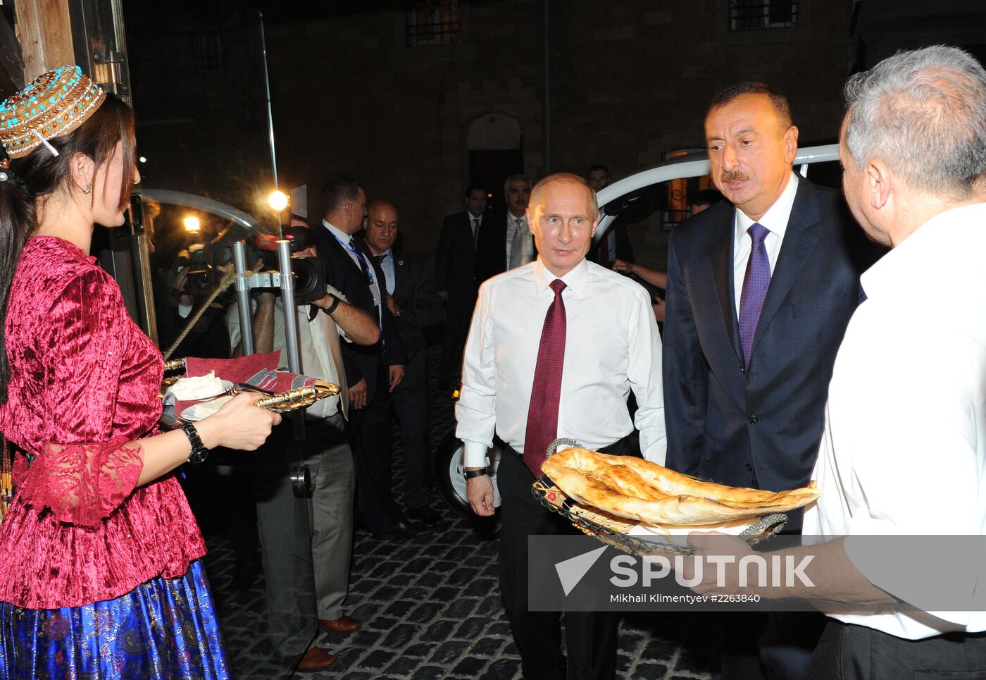 Vladimir Putin visits Azerbaijan
