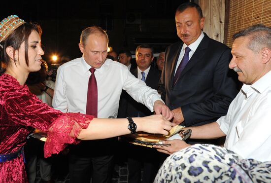 Vladimir Putin visits Azerbaijan