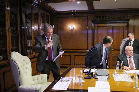Dmitry Rogozin holds meeting on aircraft industry
