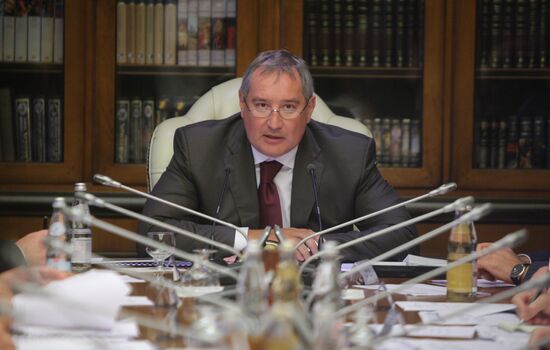 Dmitry Rogozin holds meeting on aircraft industry