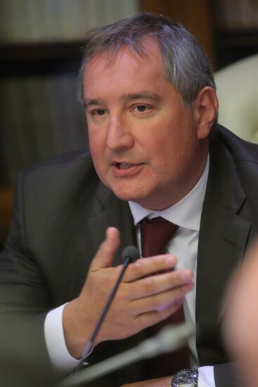 Dmitry Rogozin holds meeting on aircraft industry