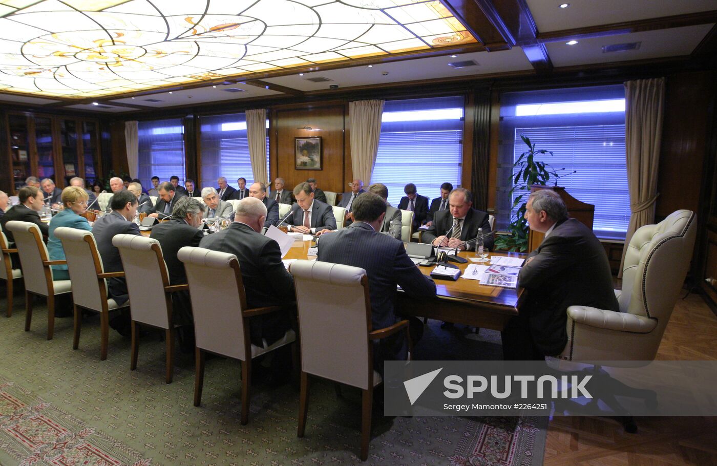 Dmitry Rogozin holds meeting on aircraft industry