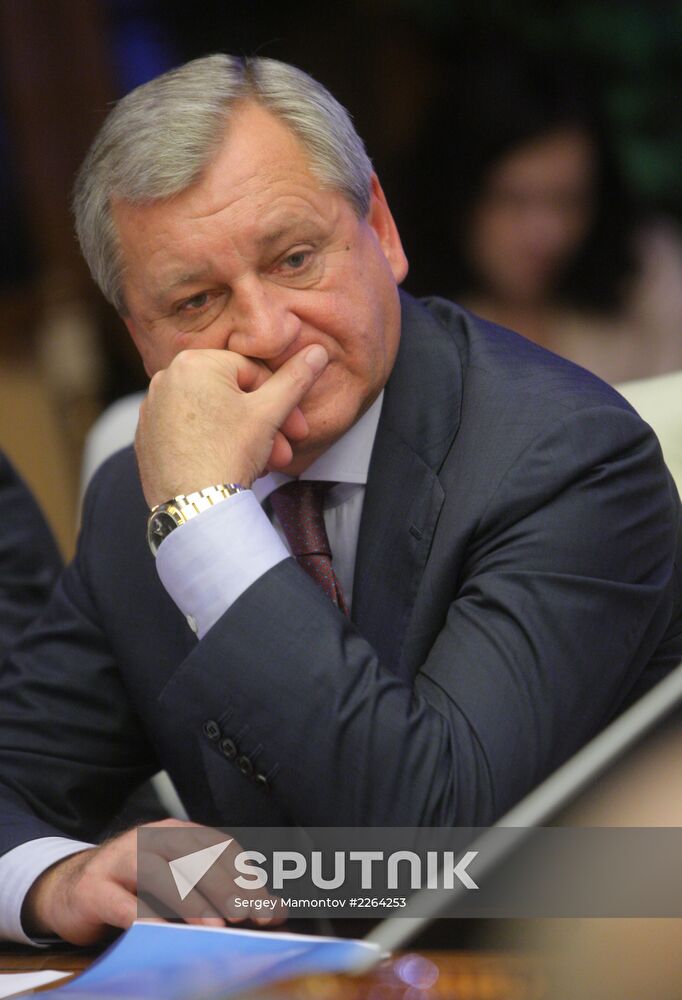 Dmitry Rogozin holds meeting on aircraft industry