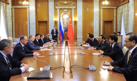 Vladimir Putin meets with Yang Jiechi