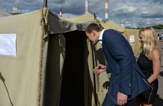 Mikhail Degtyarev visits camp for illegal migrants