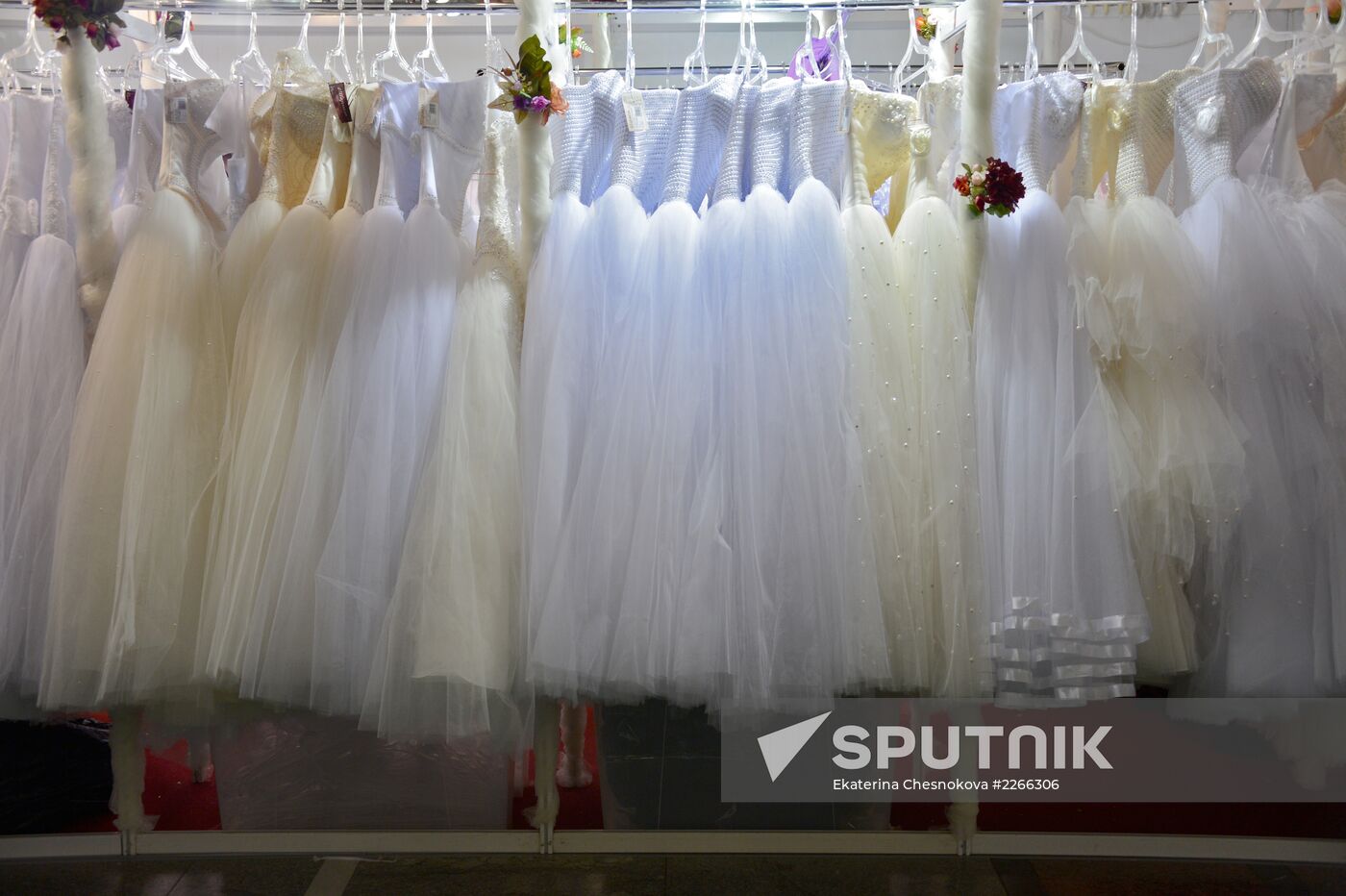 Wedding and evening wear trade show in Moscow