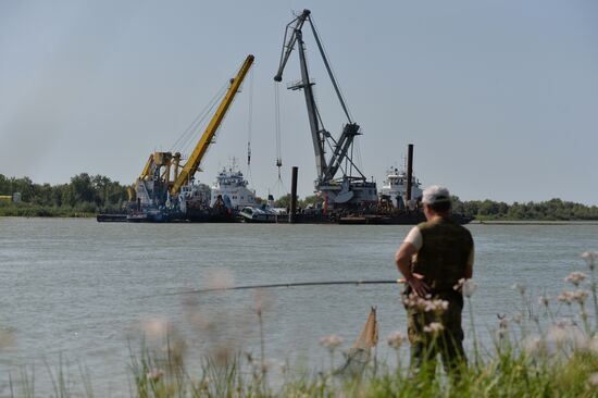 Sunken passenger ship lifted from Irtysh River