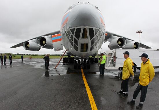 EMERCOM aircraft delivers drinking water to Khabarovsk Territory