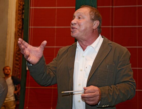 'School of Modern Drama' theater cast hold meeting