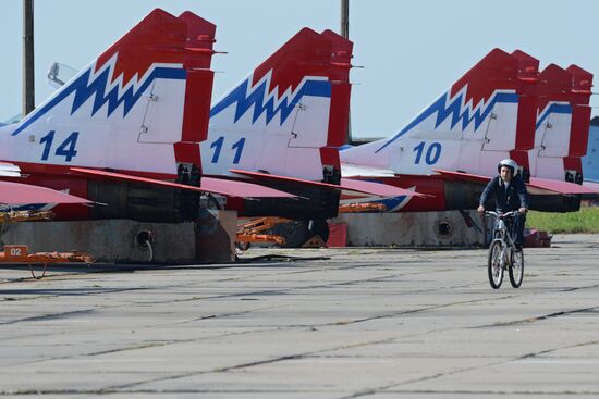 Crews in training for MAKS-2013 international air show