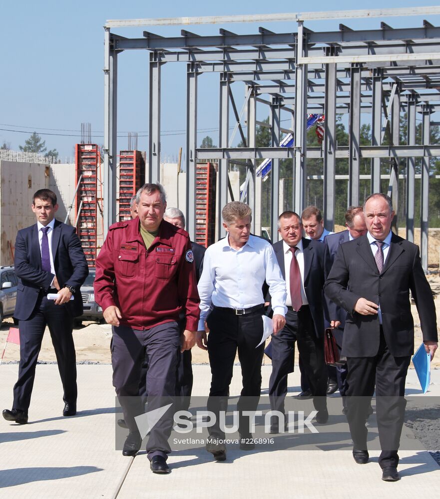 Rogozin visits Vostochny Space Center project in Uglegorsk