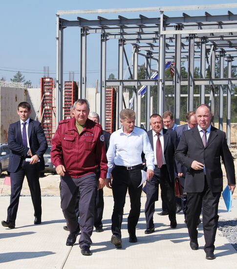 Rogozin visits Vostochny Space Center project in Uglegorsk