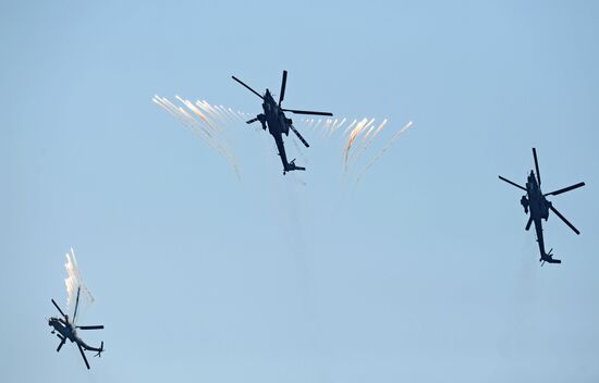 Training flights for air show MAKS-2013