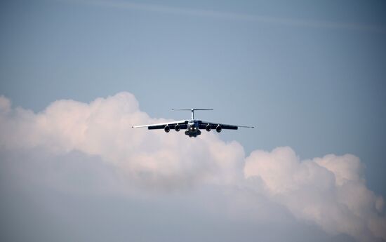 Training flights for air show MAKS-2013