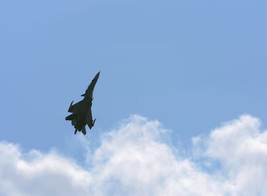 Training flights for air show MAKS-2013