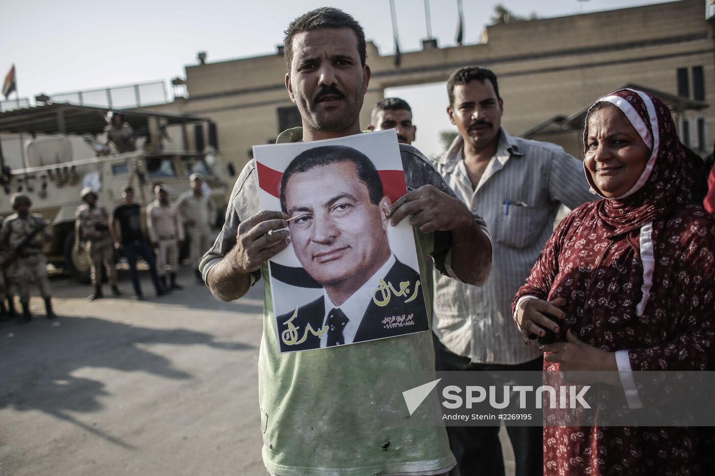Egyptian ex-president's supporters celebrate his freedom