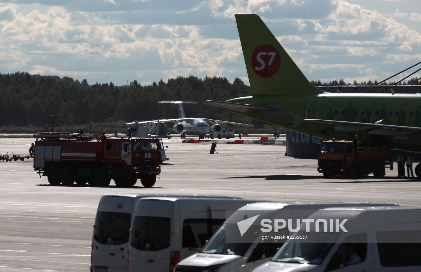 An-148 aircraft lands safely at Pulkovo Airport