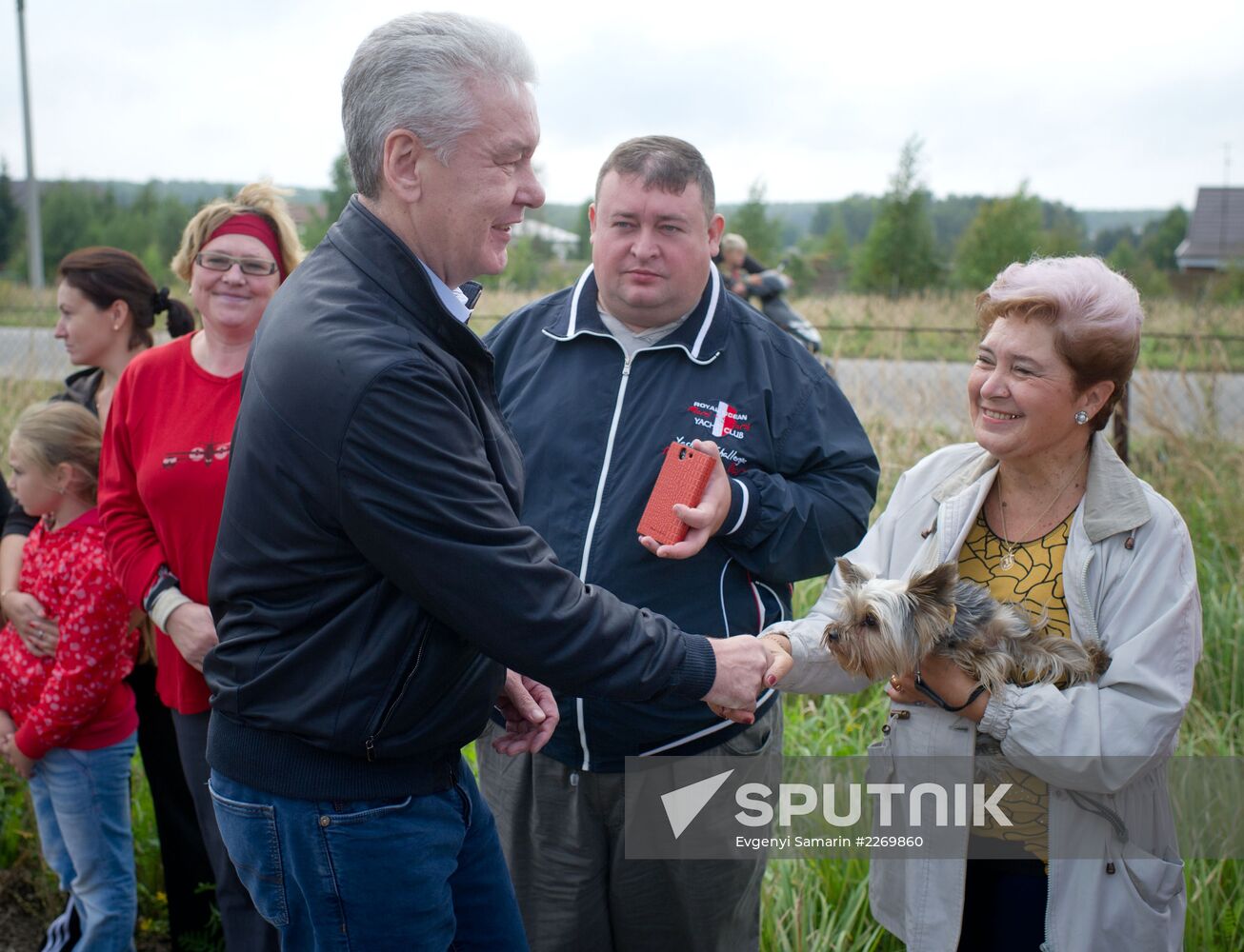Sergei Sobyanin vists dacha owners in Stupino, Moscow Region