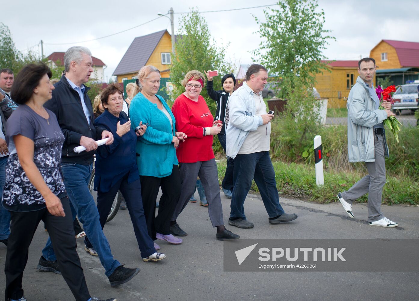 Sergei Sobyanin vists dacha owners in Stupino, Moscow Region