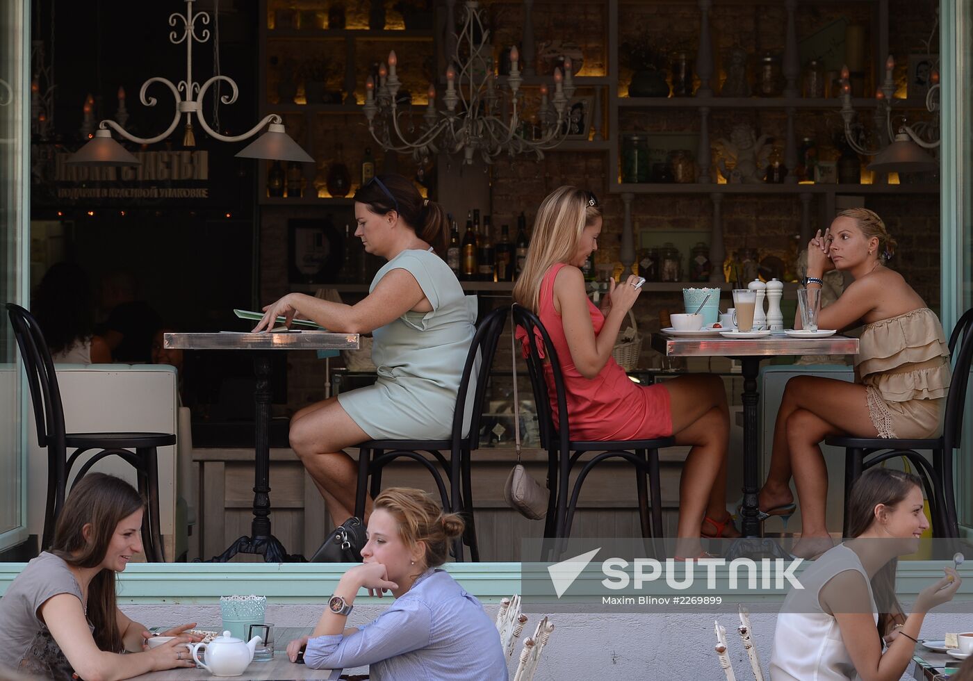 Outdoor Cafes in Moscow