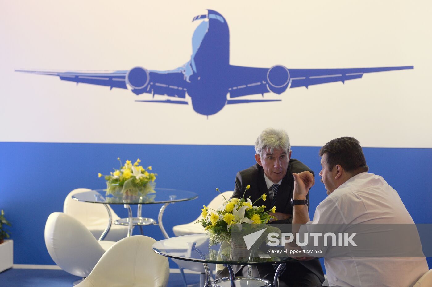 MAKS 2013 airshow kicks off