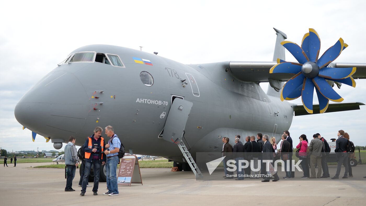 MAKS 2013 airshow kicks off
