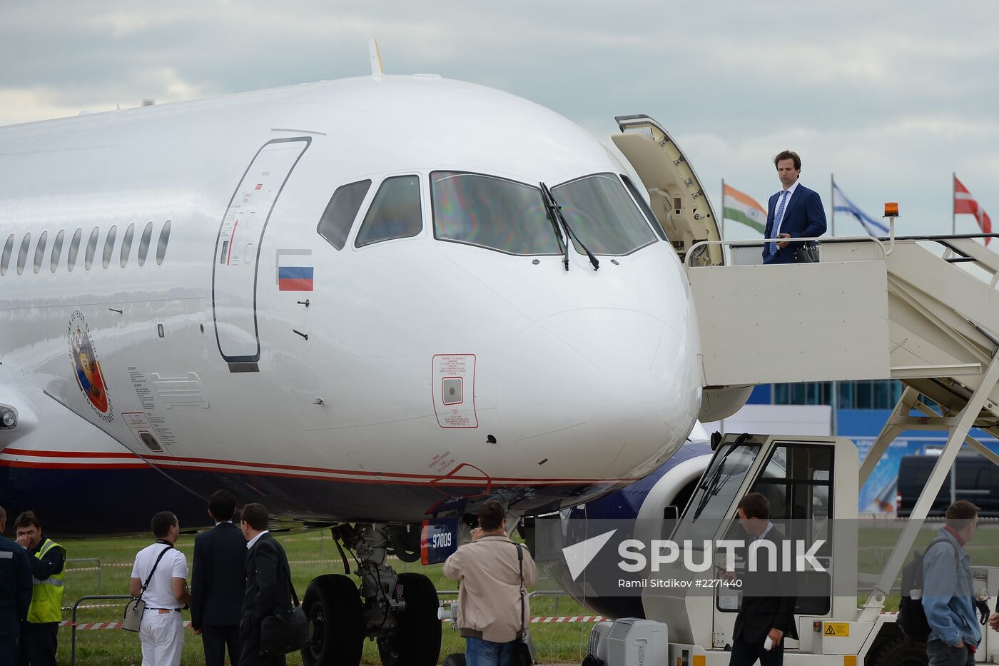 MAKS 2013 airshow kicks off