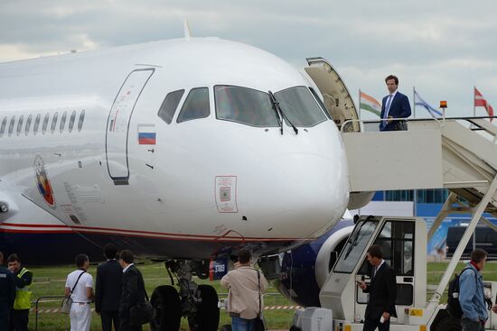 MAKS 2013 airshow kicks off