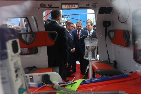 Medvedev attends MAKS International Aviation and Space Salon
