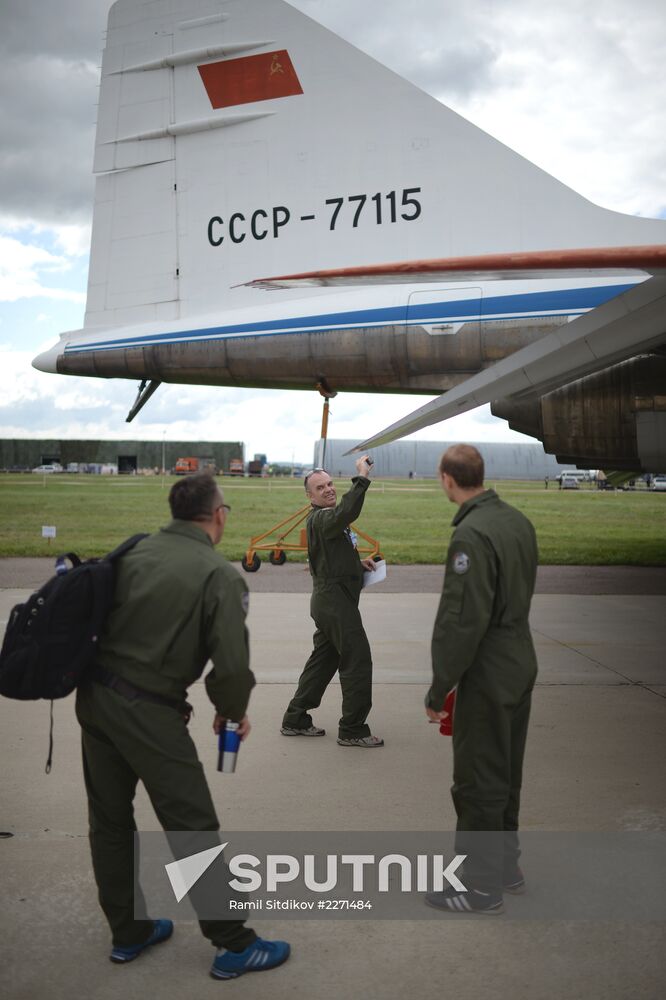 MAKS 2013 airshow kicks off