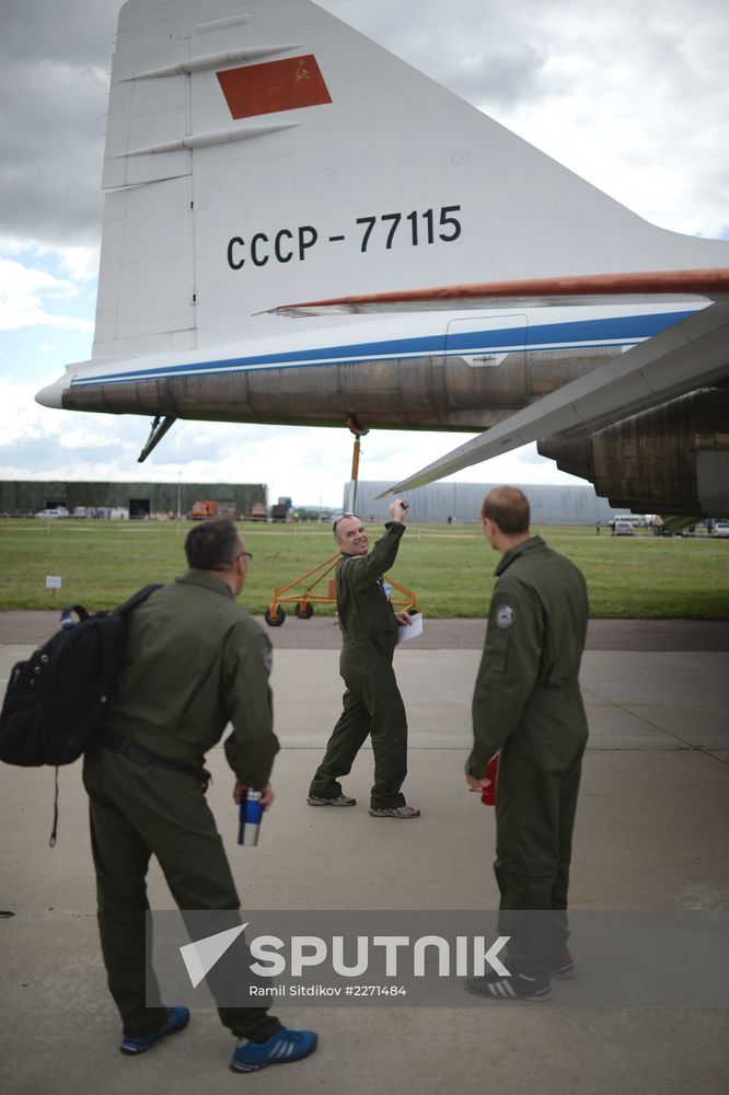 MAKS 2013 airshow kicks off