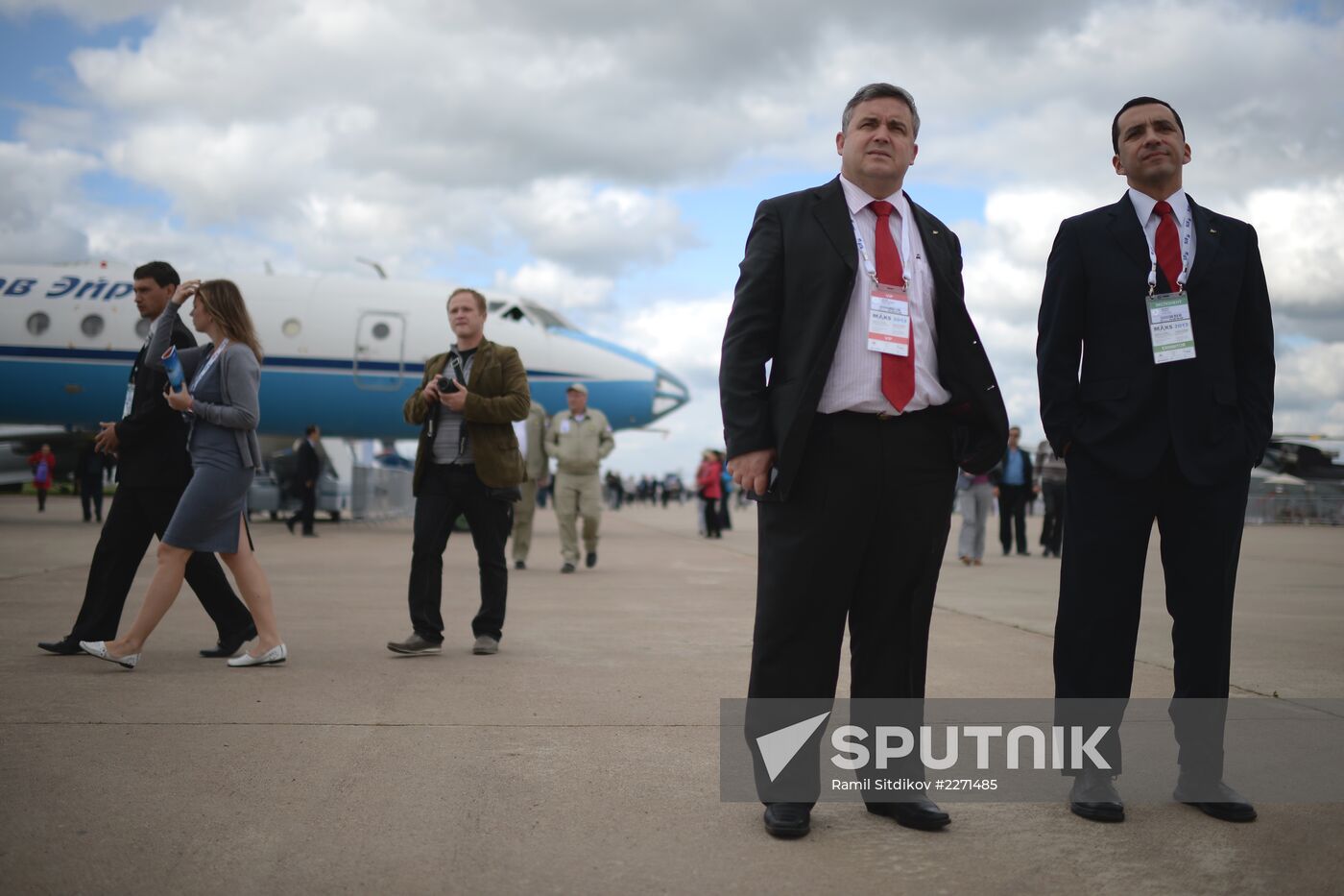MAKS 2013 airshow kicks off