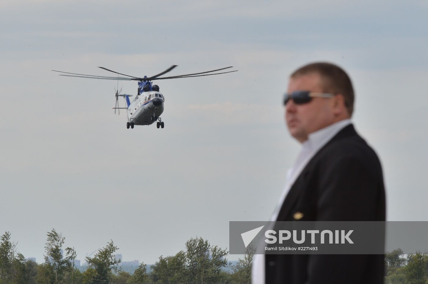 MAKS 2013 airshow kicks off