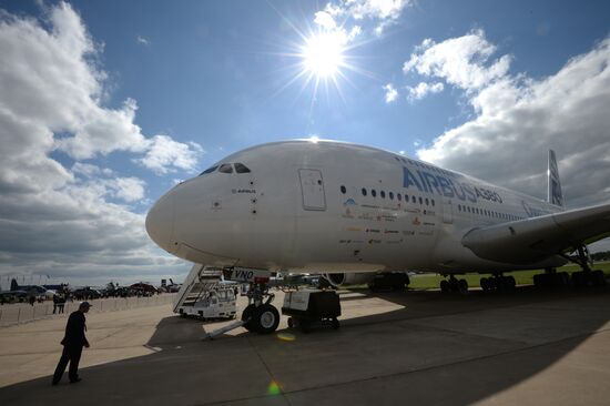 MAKS 2013 airshow kicks off