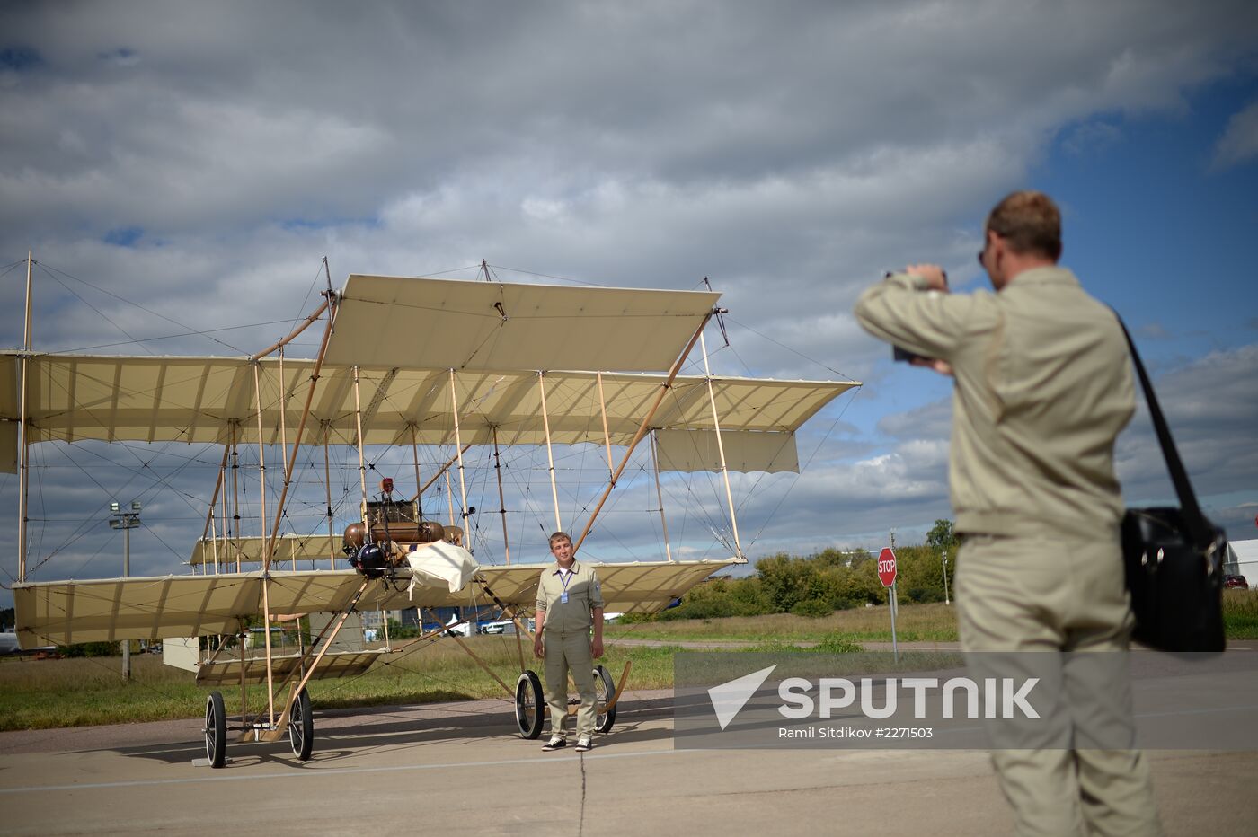 MAKS 2013 airshow kicks off