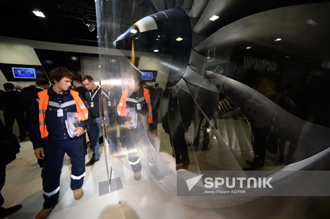 MAKS 2013 airshow kicks off