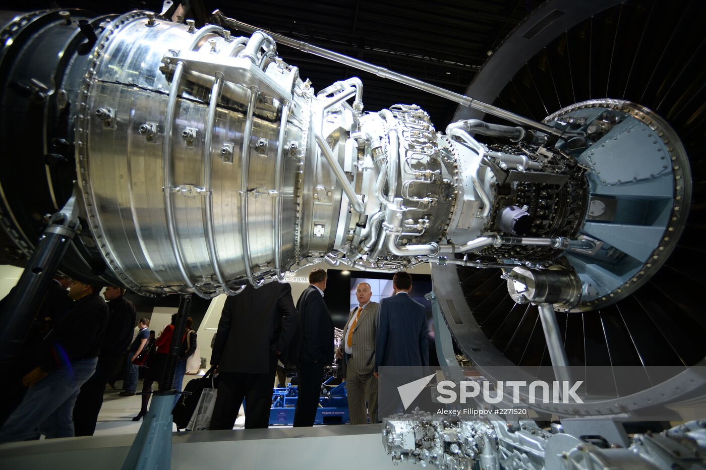 MAKS 2013 airshow kicks off