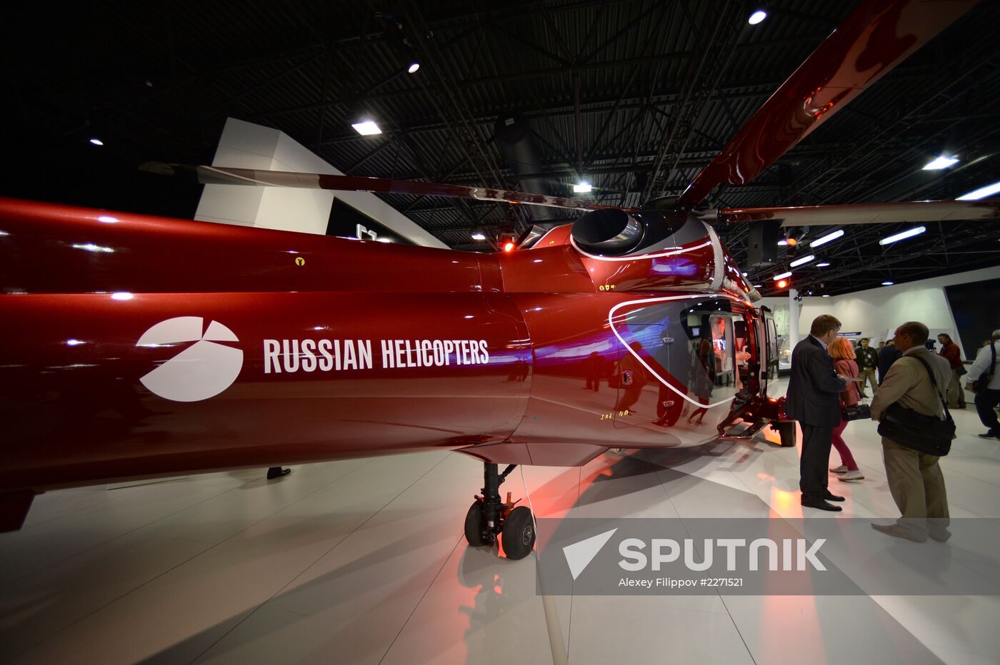 MAKS 2013 airshow kicks off