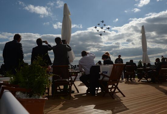 MAKS 2013 airshow kicks off