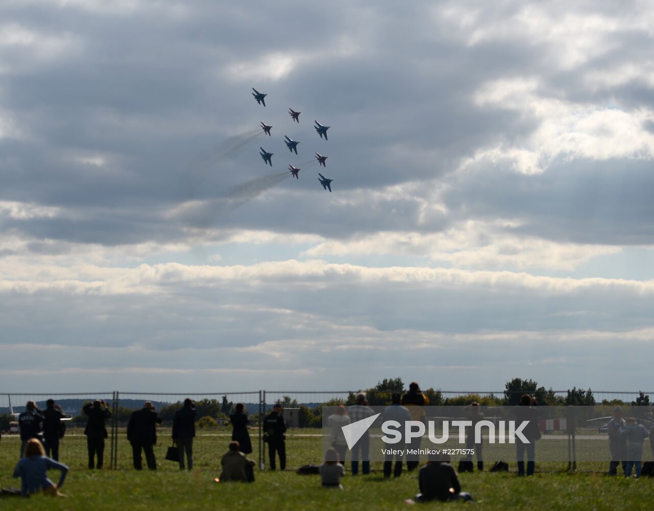 MAKS 2013 airshow kicks off