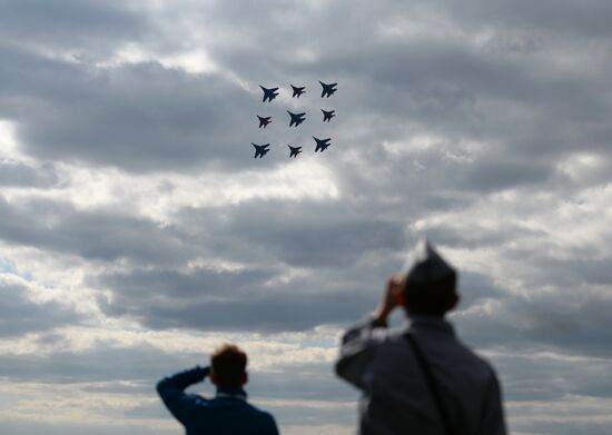 MAKS 2013 airshow kicks off