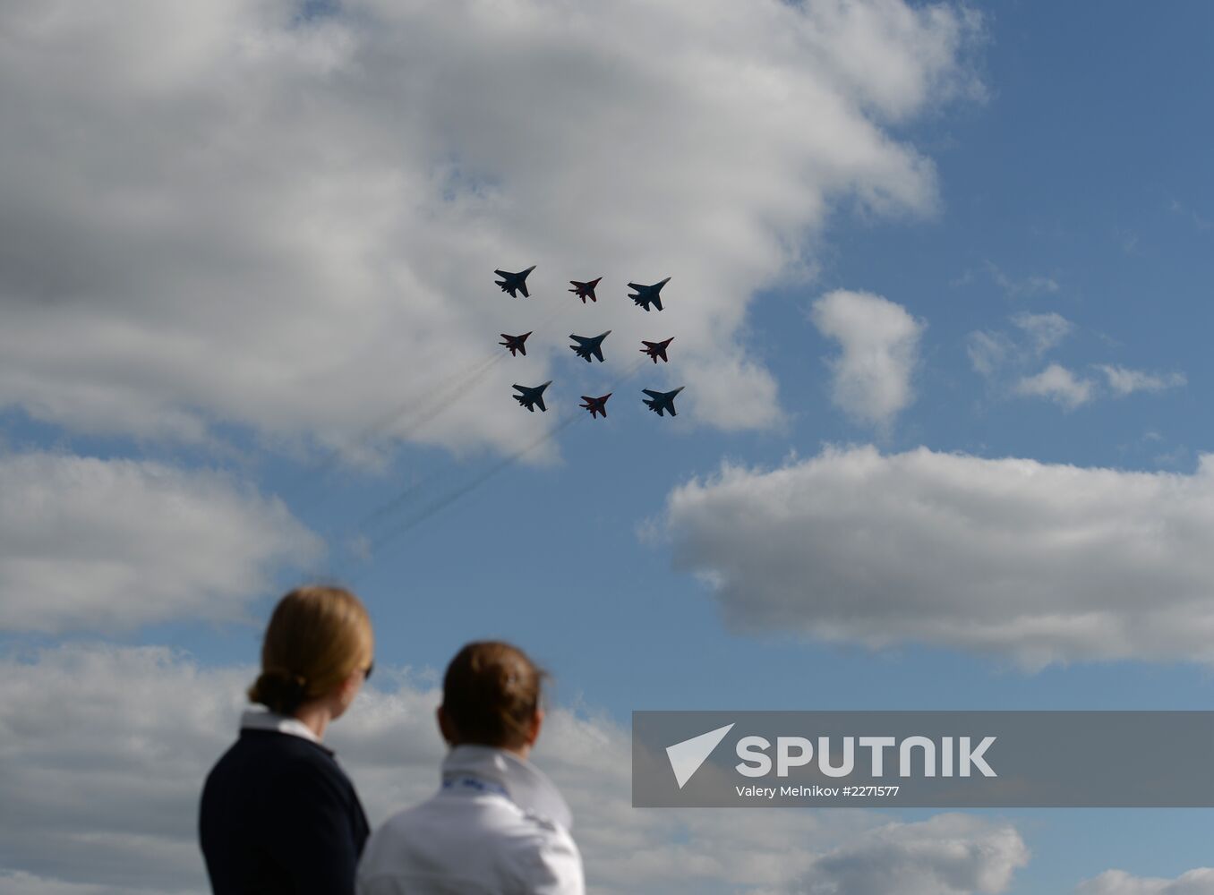 MAKS 2013 airshow kicks off