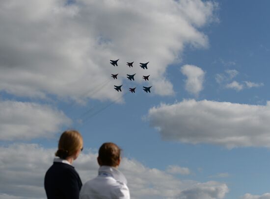 MAKS 2013 airshow kicks off