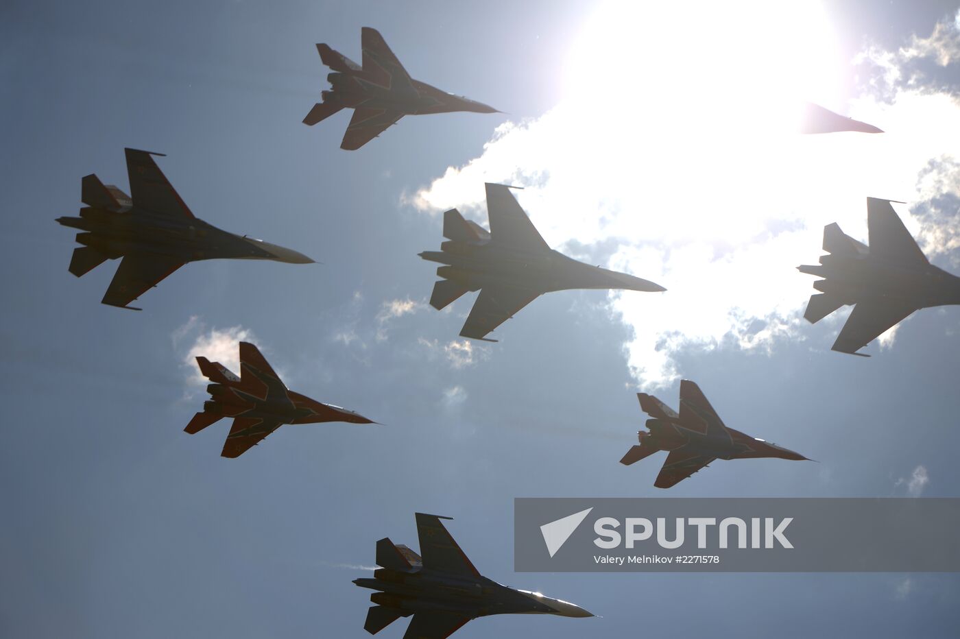 MAKS 2013 airshow kicks off