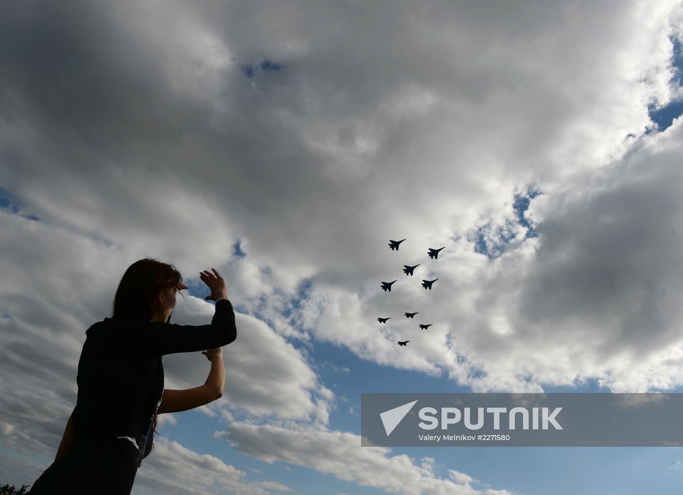 MAKS 2013 airshow kicks off