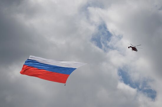 MAKS 2013 airshow kicks off